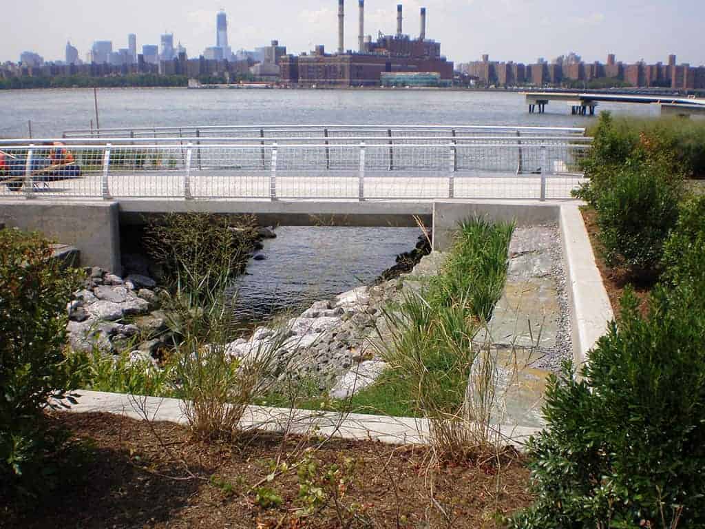 Elevated Walkways & Skybridges commercial concrete contractors